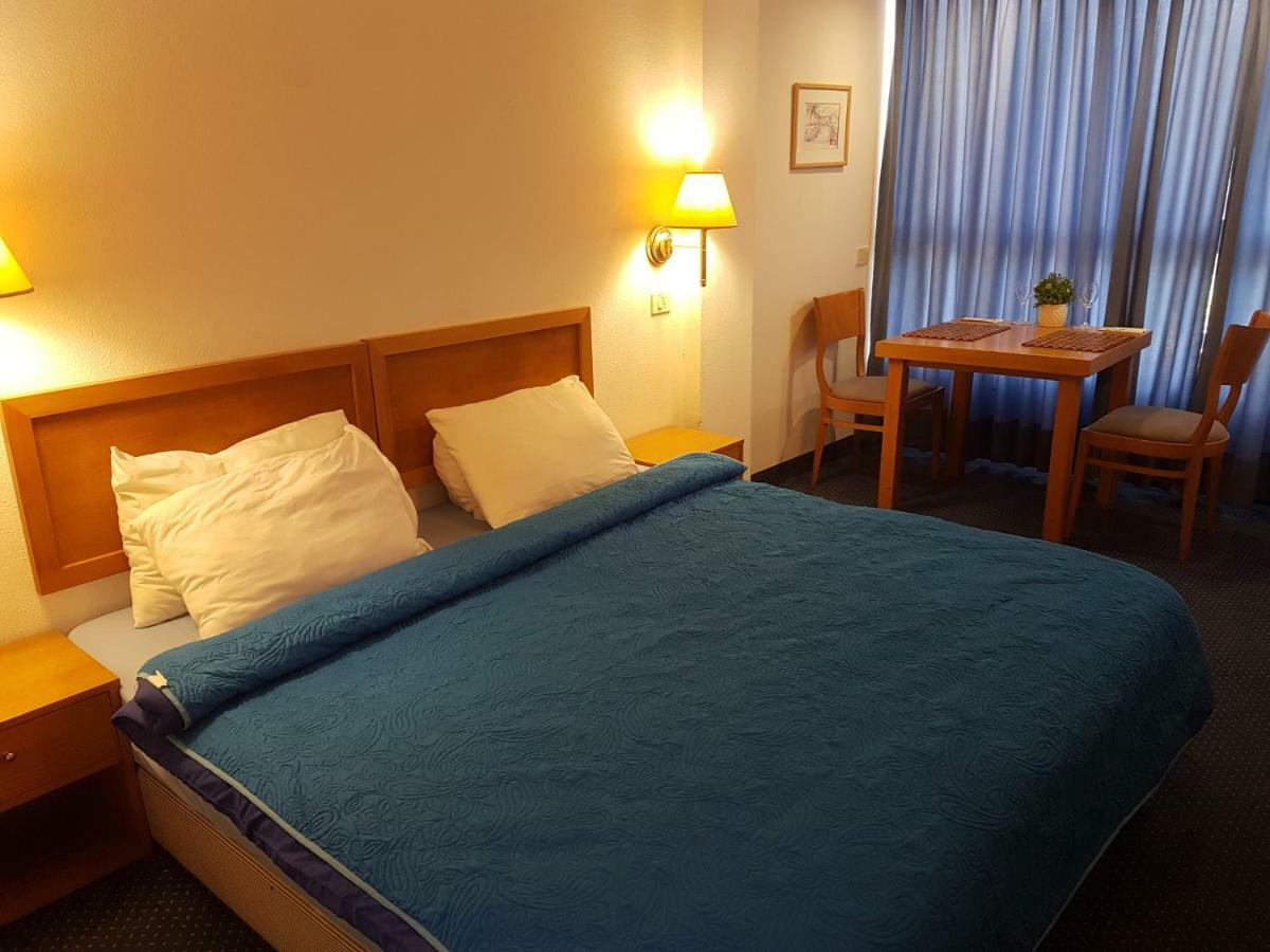 Carmel Mountain Motel Хайфа Екстериор снимка